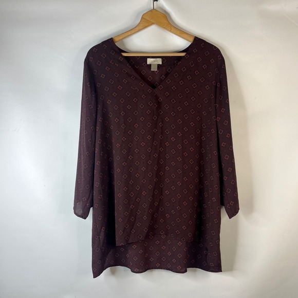 LOFT Tops - LOFT Blouse Women XL Burgundy Geometric Medallion 3/4 Sleeve High Low Tunic